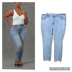 Abercrombie & Fitch Curve The Skinny High Rise Light Wash Jeans Size 20